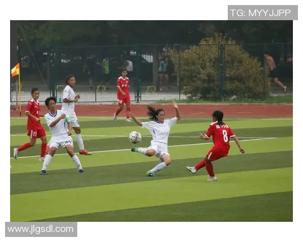 对话吴静：回顾她的足球生涯与成长历程的精彩瞬间