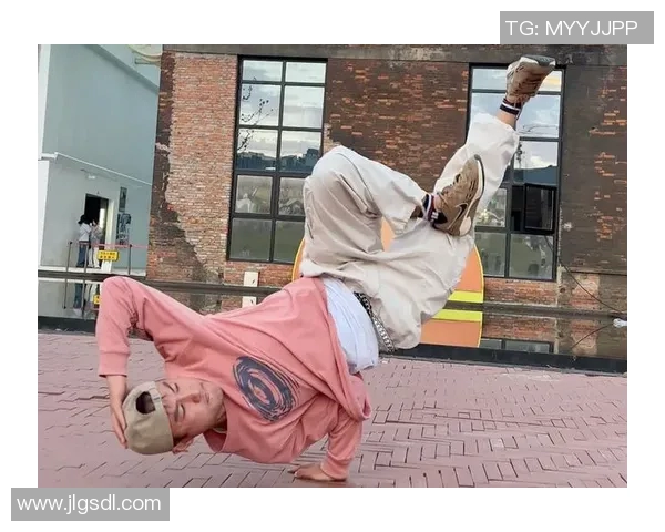 南京街舞队灵活性引发热议舞者们的技术与风格之争